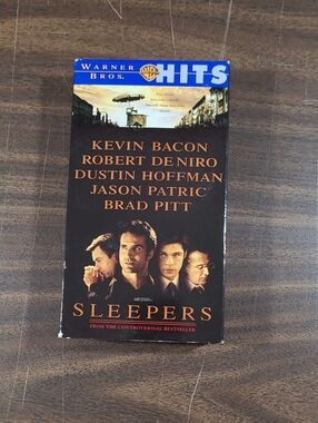 Warner Bros. Sleepers Movie VHS Kevin Bacon Brad Pitt